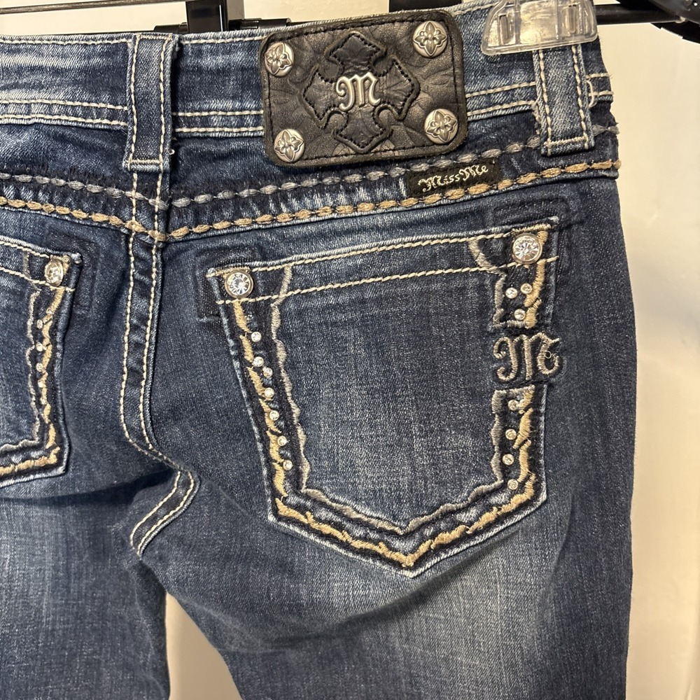 Miss Me jeans 27  straight  Medium  Embroidered Rhinestone sequins y2k